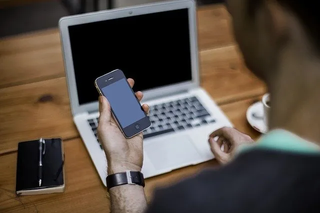 Telefon na abonament - czy warto?