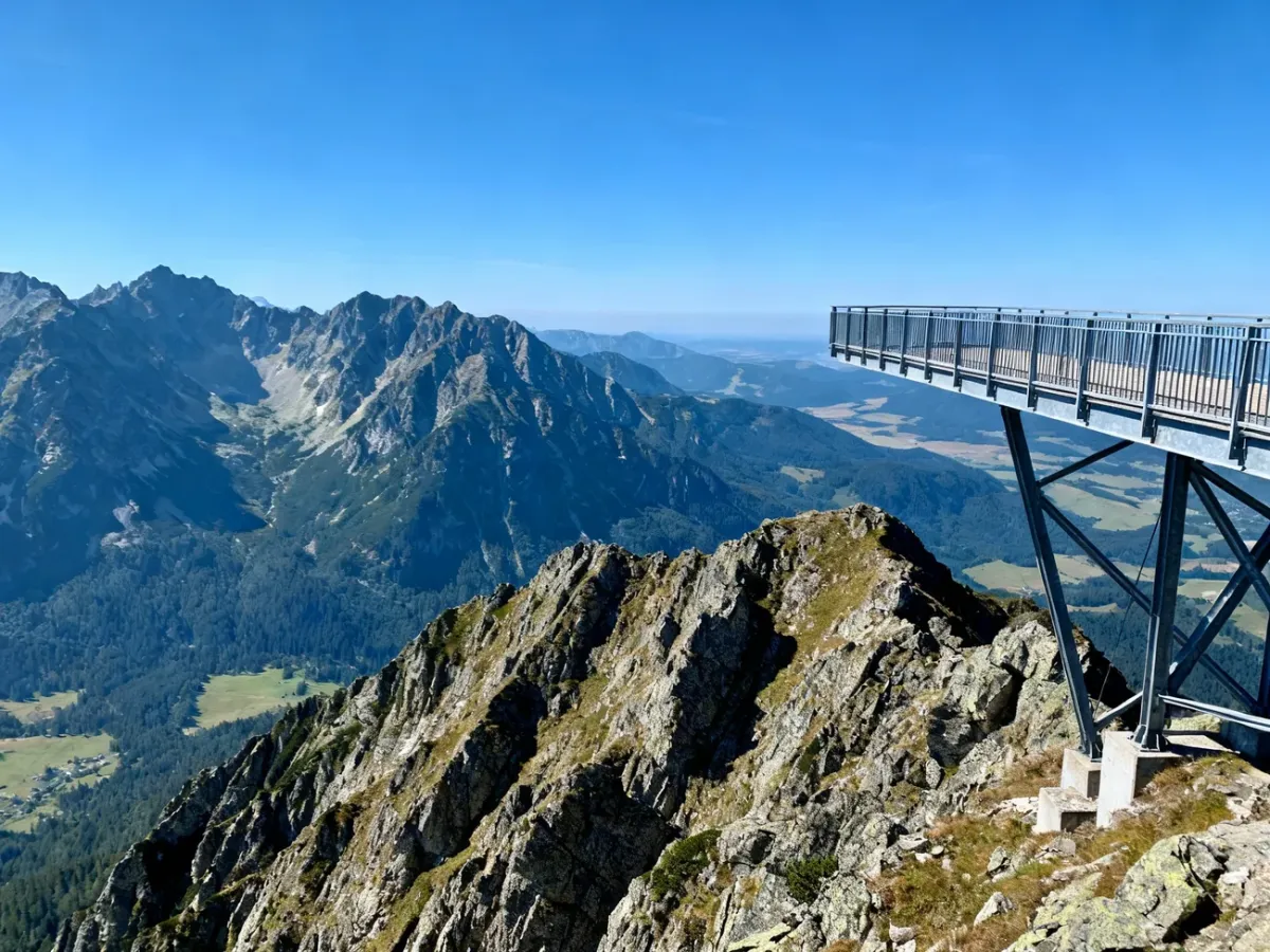 Panorama Tatr Wysokich z platformy widokowej na Łomnicy